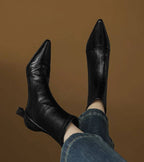 Botines de cuero con tacón elegante