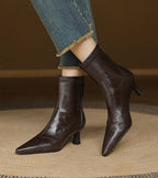 Botines de cuero con tacón elegante