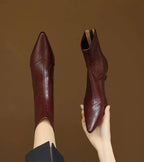 Botines de cuero con tacón elegante