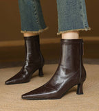 Botines de cuero con tacón elegante
