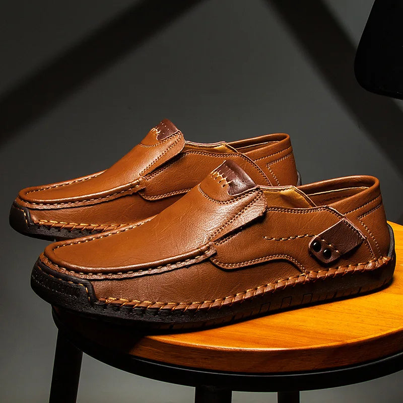 MOCASINES CLÁSICOS DE CUERO PARA HOMBRE