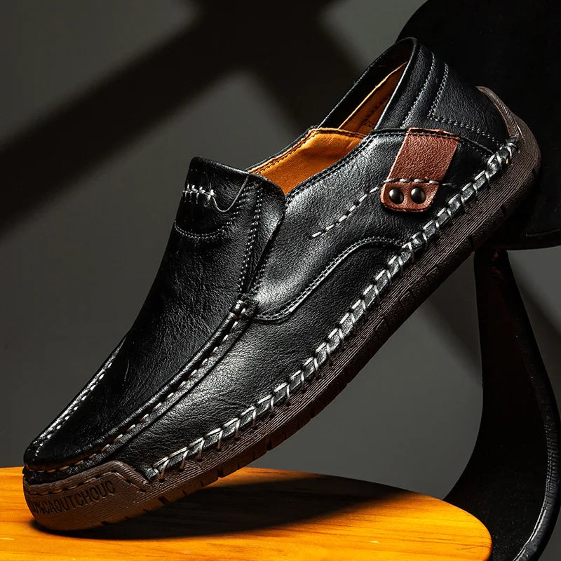 MOCASINES CLÁSICOS DE CUERO PARA HOMBRE
